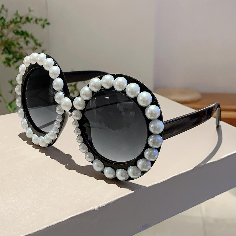 Retro Round Design Shades Women Chic White Pearl Decor Sunglasses Original Brand High Quality Vacation Beach Sun Glasses