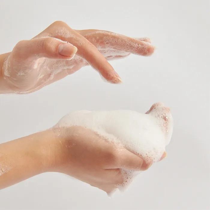 Moringa Hemp Mildly Acidic Gel Cleanser