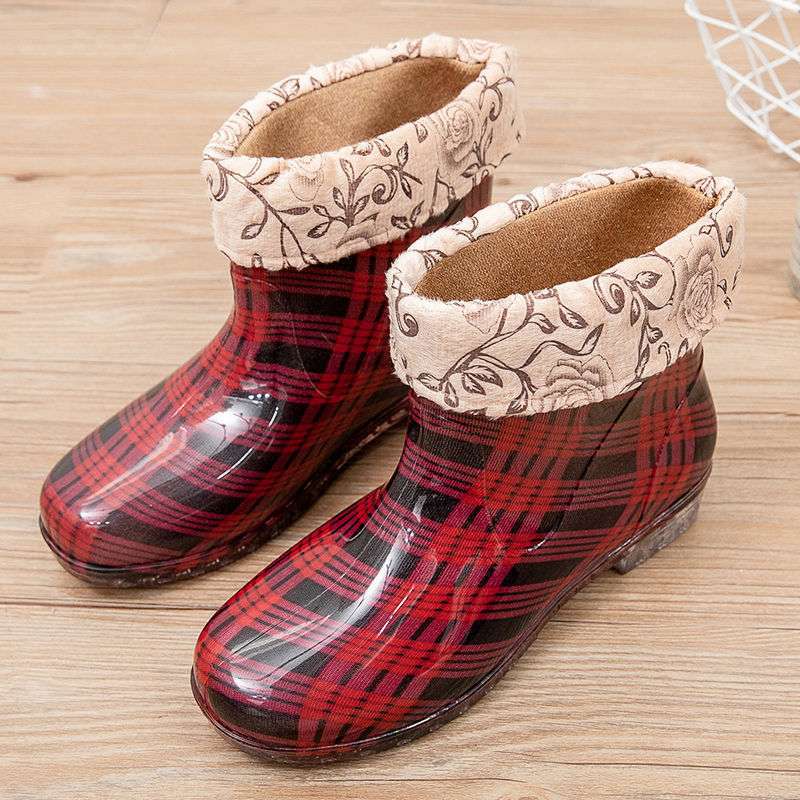 Fashion kitchen work waterproof shoes rain shoes rain boots women's summer adult treading rubber shoes short tube non-slip cover shoes water boots