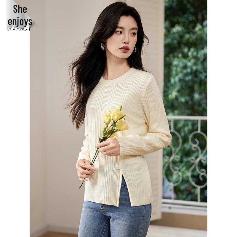 Women's Round Neck Knit Sweater with Slit Hem