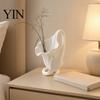 Anspruchsvolle Wohnaccessoires 3D-gedrucktes Calla-Lilien-Vasen-Ornament, Eleganter matter Off-White Blumenhalter mit stabiler Spiraldekoration für Eukalyptus