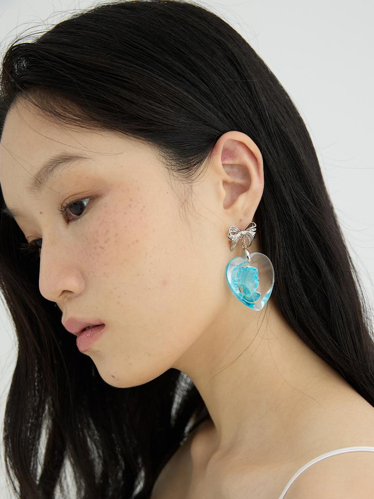 Lovuee Glass Cameo Earrings