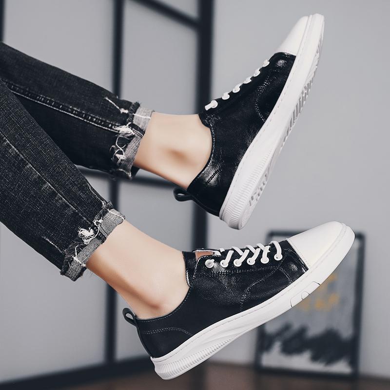 Fashion Fashionable Men's Lace-Up Casual Shoe Comfortable Lightweight Breathable Daily Walking Shoe Anti-Slip  Wear-Resistant Flat Shoes