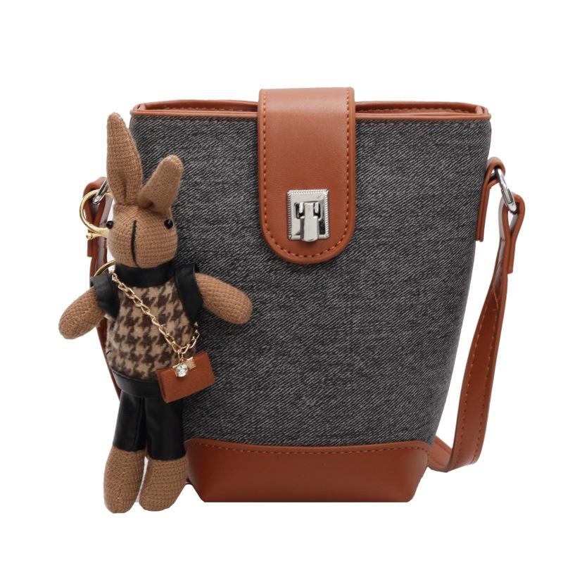 This year's popular niche design contrasting color temperament bucket bag women's casual versatile fashion commuter style messenger bag