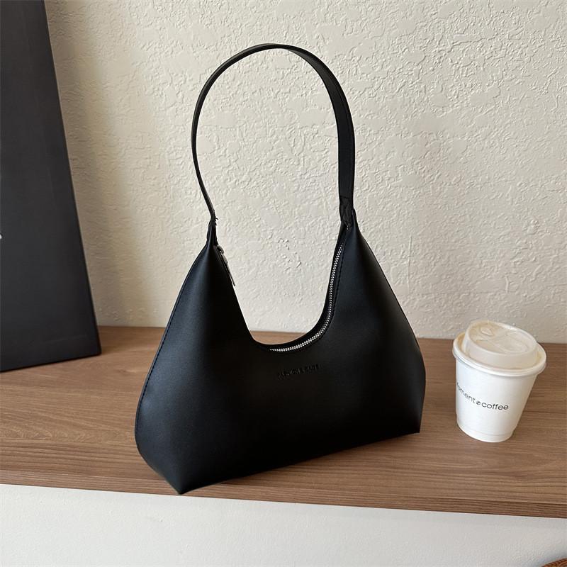 Trendy Street Style Pure Color Pu Shoulder Bag 2023 Autumn Winter New Stylish Commuter Handbag Medium Size