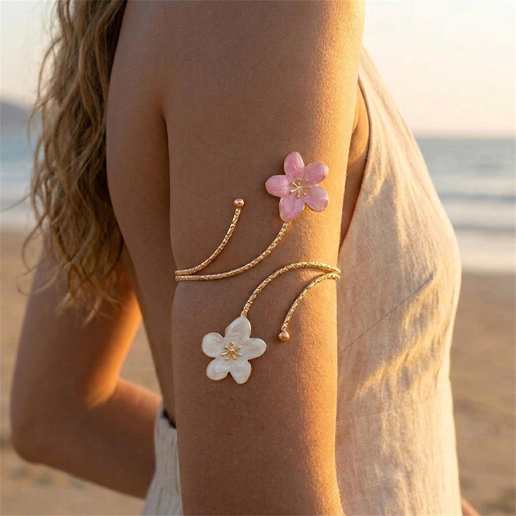 Ausgefallenes Statement Metallblumen Armreif für Damen Klobiges Floral Oberarm Armband Edelstahl Offener Manschetten Armschmuck