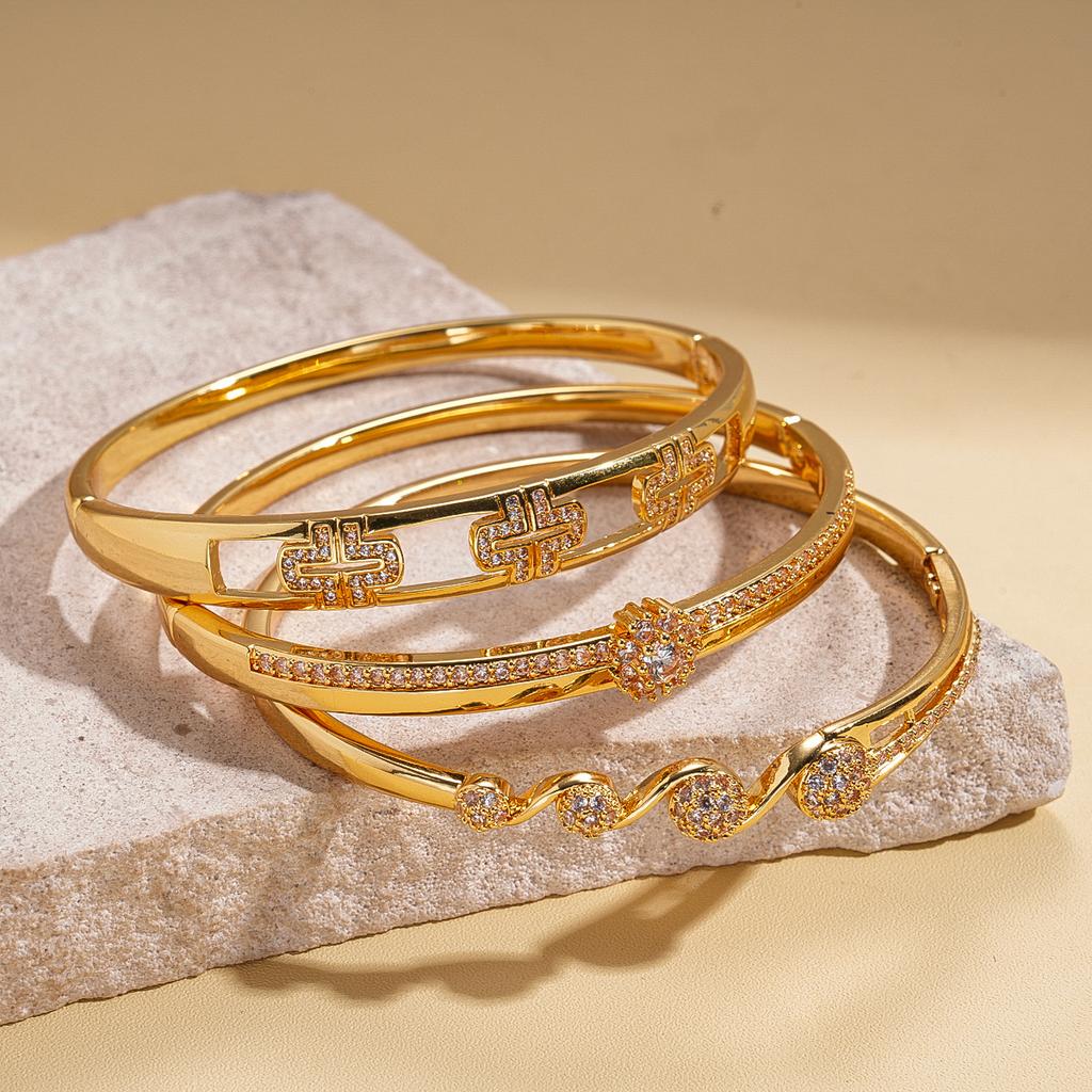18k real gold electroplated zircon hollow geometric flower buckle bracelet environmentally friendly bracelet