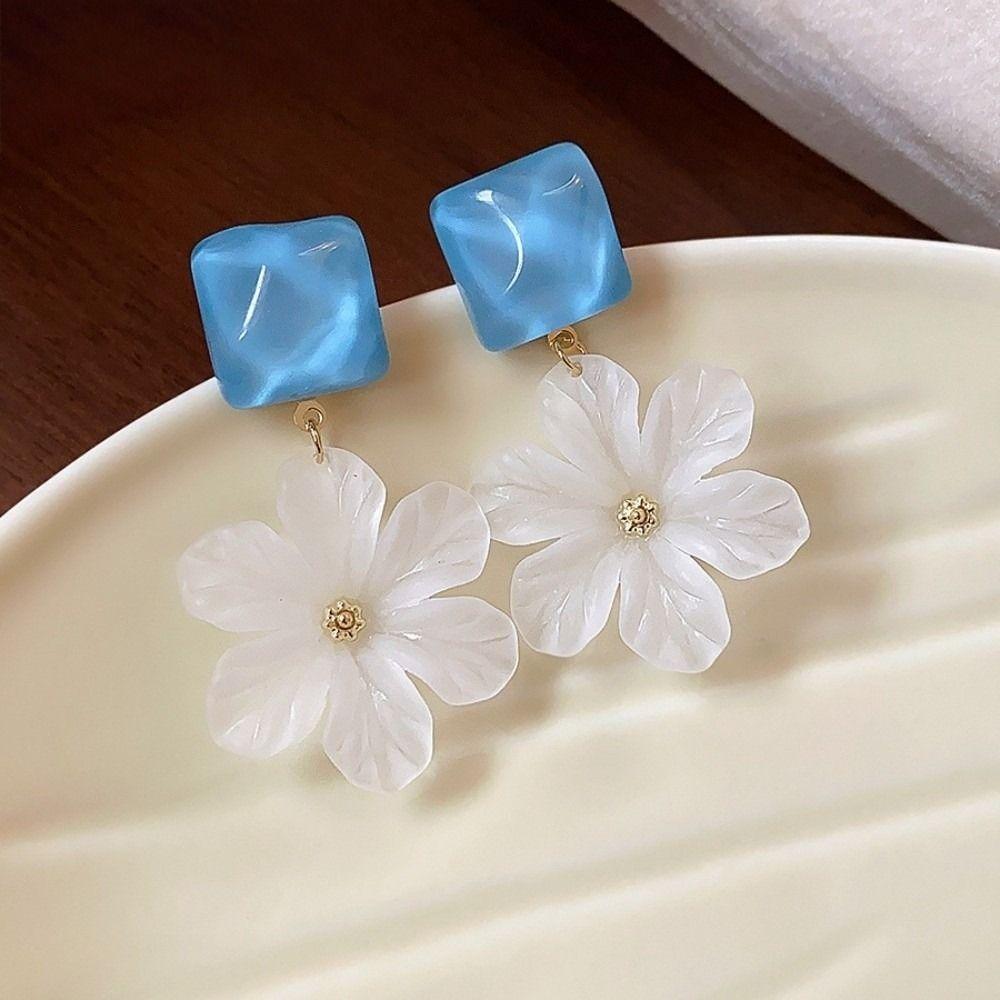 Big Floral Women Earrings Exaggerated Ladies Stud Earrings Acrylic Flower Earrings Spring Summer