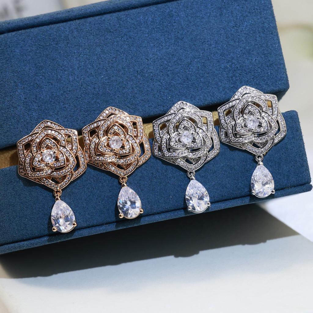 Flower Earrings Flying Saucer Earplugs, Electroplated High-quality and Exquisite Version Daily Dressing Aurous