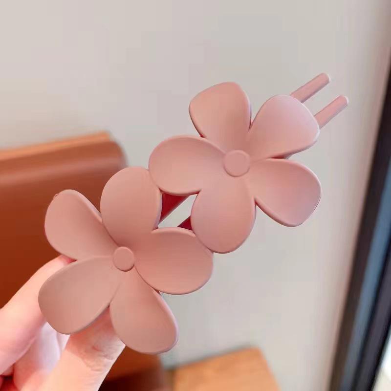 

2024 Retro Korean Flower Shark Clip - Elegant Updo Hair Accessory for Girls розовый
