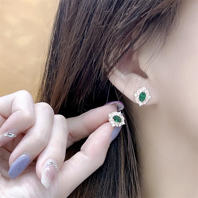 Emerald Gemstone Necklace, Ring, and Earrings Set - Elegant and Versatile Clavicle Chain Pendant