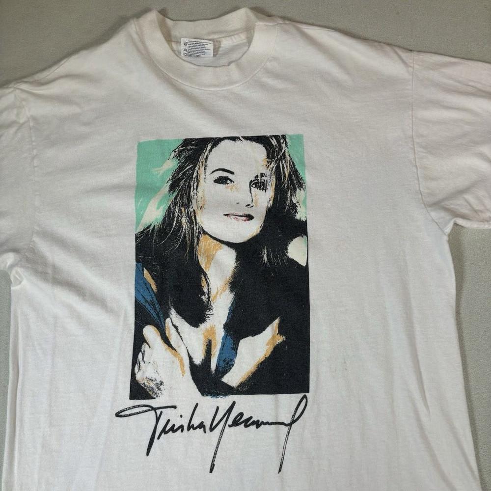 

Vintage Trisha Yearwood 1993 Hearts In The Armor Tour T Shirt BL376 Unisex T-Shirt XXXXL