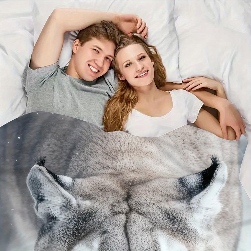 1pc Snow Leopard Blue Eyes Throw Blanket - Realistic Wildlife design with Snow Leopard Headshot, Soft Flannel All-Season Blanket