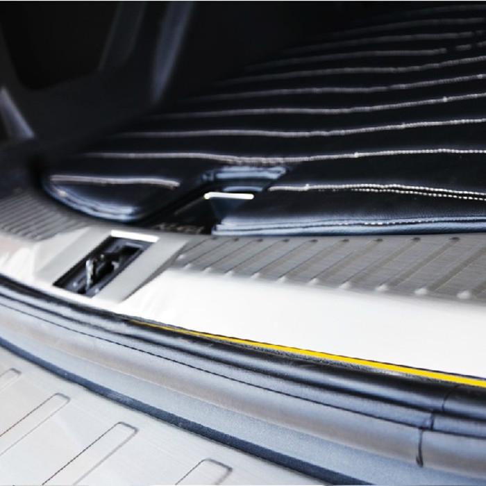 Ford Kuga (2013-2016) Rear Bumper Protector: Anti-Scratch Tailgate Pedal Decorative Strip