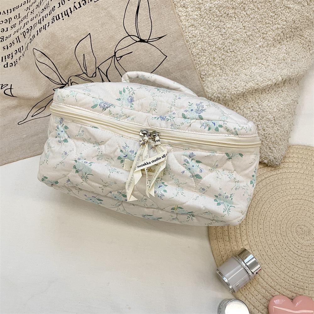 New Portable Travel Bag, Large-capacity Toilet Bag, Women's Lipstick Storage, Skin Care Product Storage Bag, Cosmetic Bag.