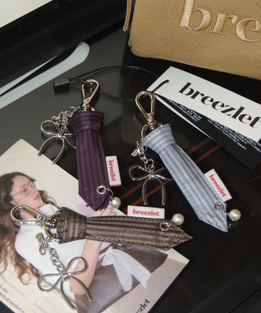 BREEZLET Tie Ribbon Charm Keyring [Purple]