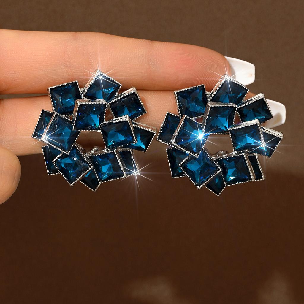 Popular Diamond-Studded Flower Stud Earrings Women'S Light Luxury Court Style Exquisite Earrings Niche High-End Exaggerated Earrings
