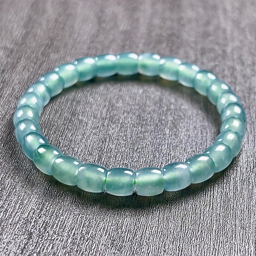 Natural A-Grade Jade Bead Bracelet with Cut Cylinder Design