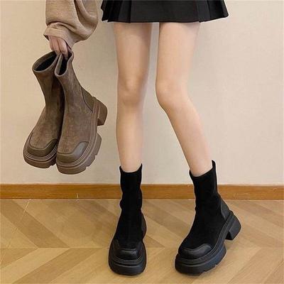 2025 nova primavera e outono estação europeia sola grossa aumento retrô botas curtas femininas casuais não cansam os pés elásticas finas botas Martin