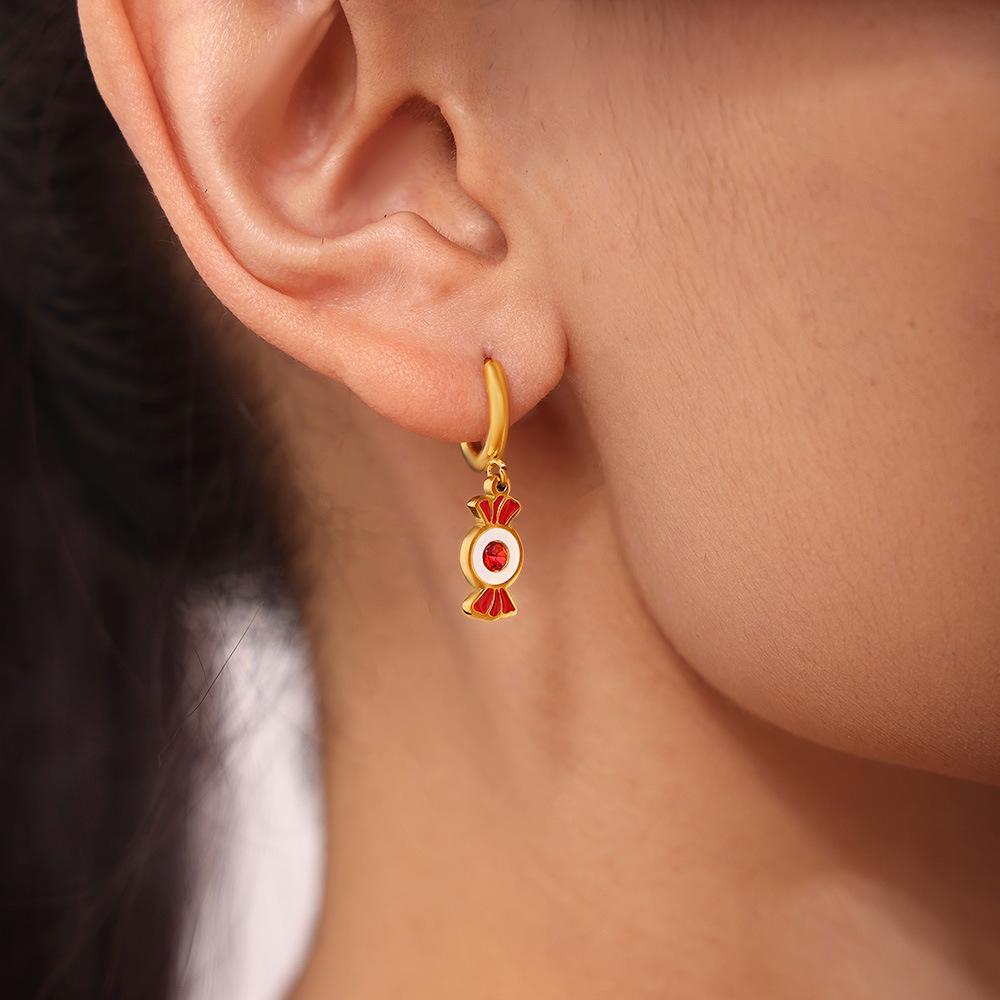 Qiong Yao Double Layer Garnet Jewelry Set: Necklace, Bracelet, Asymmetrical Earrings