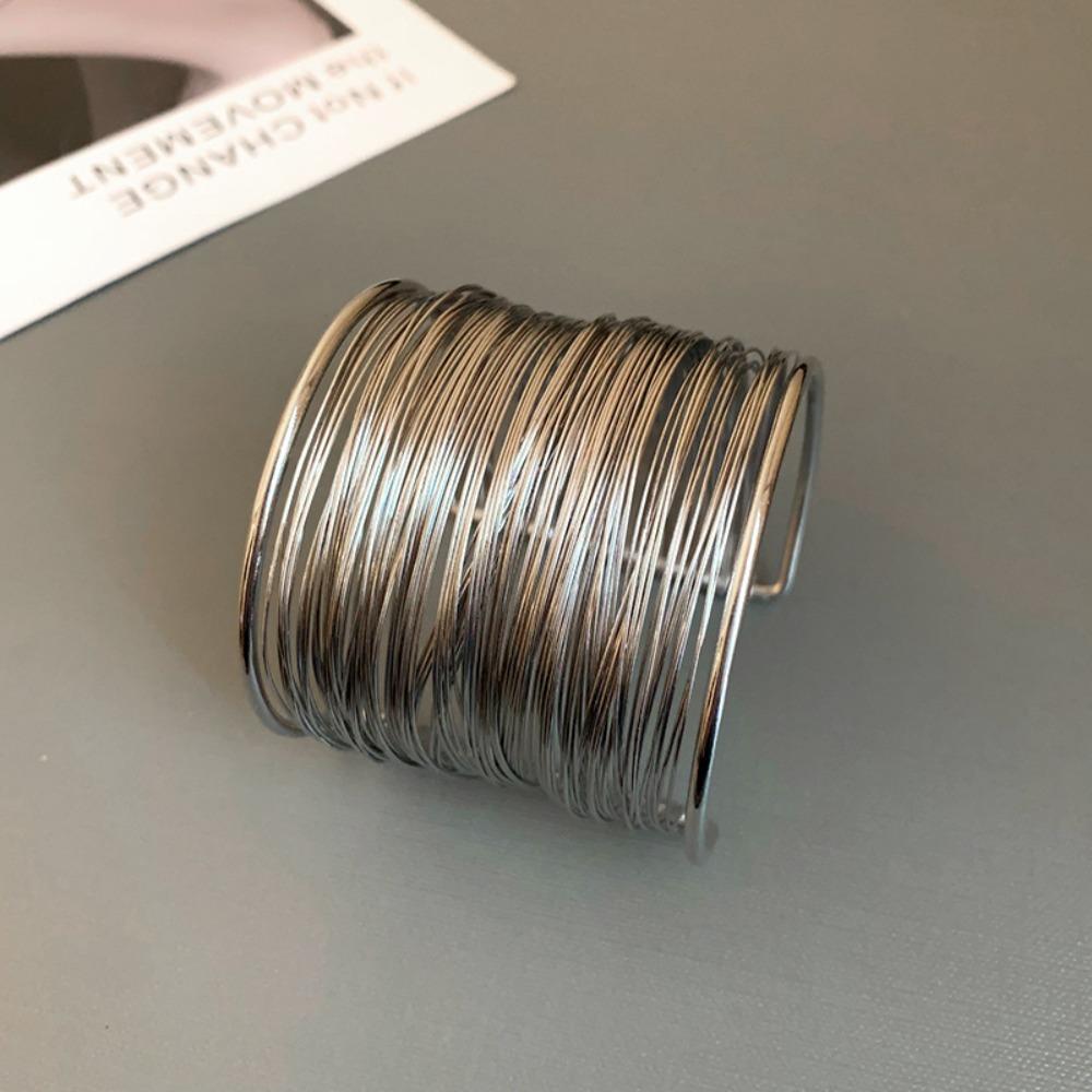 European and American Simple Bracelets, Arm Rings, Niche Cold Wind Temperament Bracelets, High-end Sense and Versatile Jewelry.