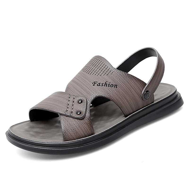 

Модные летние сандалии в итальянском стиле с мягкой подошвой, модные оригинальные дизайнерские кожаные туфли, дышащие, классные тапочки для отдыха на природе 44 темно серый
