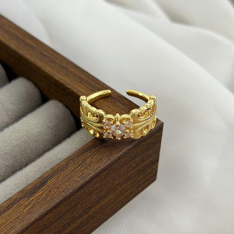 Lace Iris Pigeon Egg Open Ring Delicate Medieval Vintage Stacked Personality Niche Ring