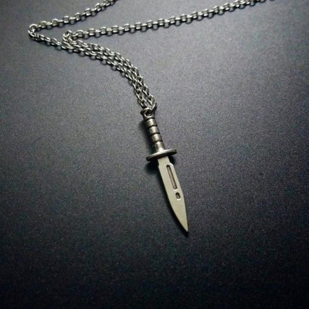 Gothic Punk Sliver Color Short Sword Pendant Necklace for Women Men Personality Fashion Jewelry Hallowmas Accessories Gifts
