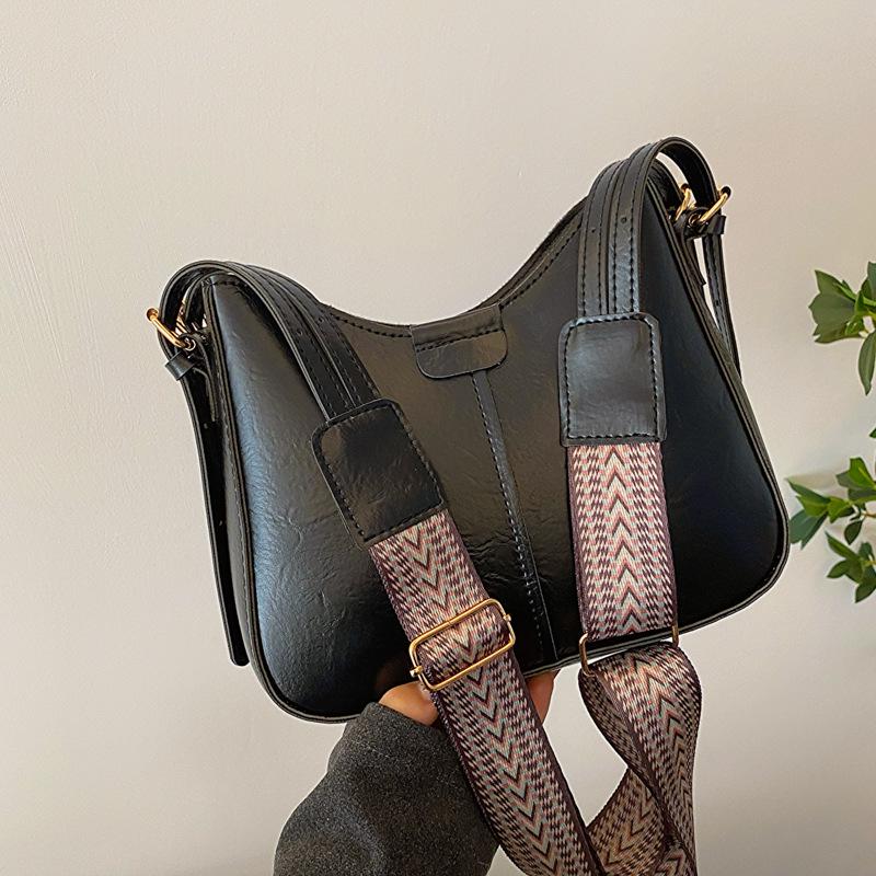 High-End Korean Retro Bucket Bag with Wide Strap - Versatile Crossbody for Autumn/Spring 2024