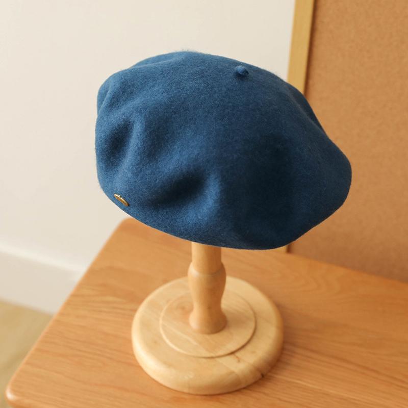 Women's Winter Wool Beret Hat Vintage Satin Embroidery Solid Color Beanie with Copper Buckle Warm Painter Cap for Ladies Fashion