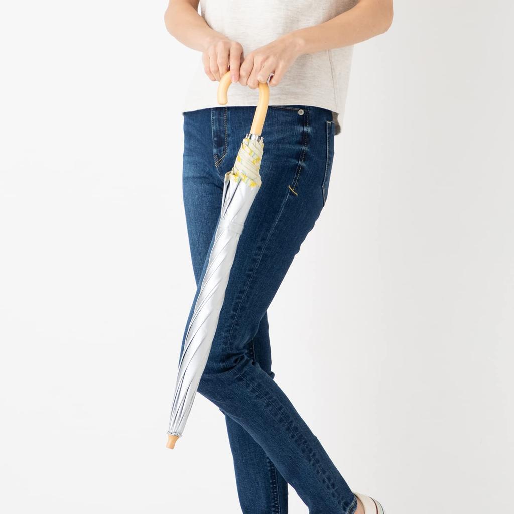 Parasol ze współczynnikiem ochrony UV wynoszącym lub więcej Współczynnik zacienienia wynoszący lub więcej Efekt osłony termicznej Na słoneczne i deszczowe dni Kompaktowy długi parasol Wzór kwiatowy