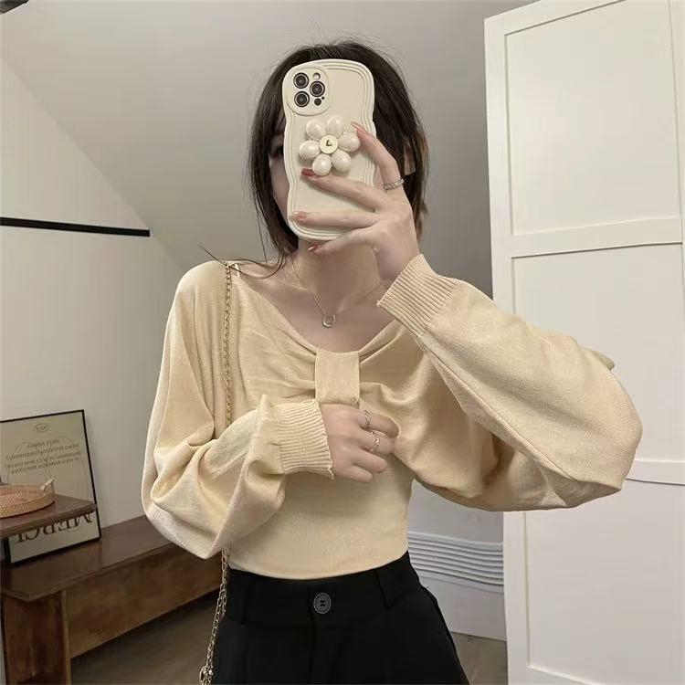 2025 Autumn Women's Two-Piece Sweater Set: Camisole Vest & Bow Long Sleeve Knit Top