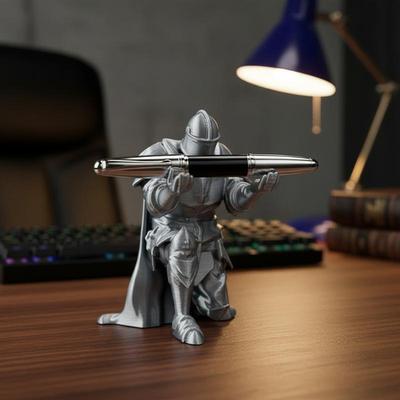Porte-stylo Chevalier à genoux Style créatif, Ornement Chevalier en armure en position à genoux, Support de bureau Porte-stylo Décoration de rangement.