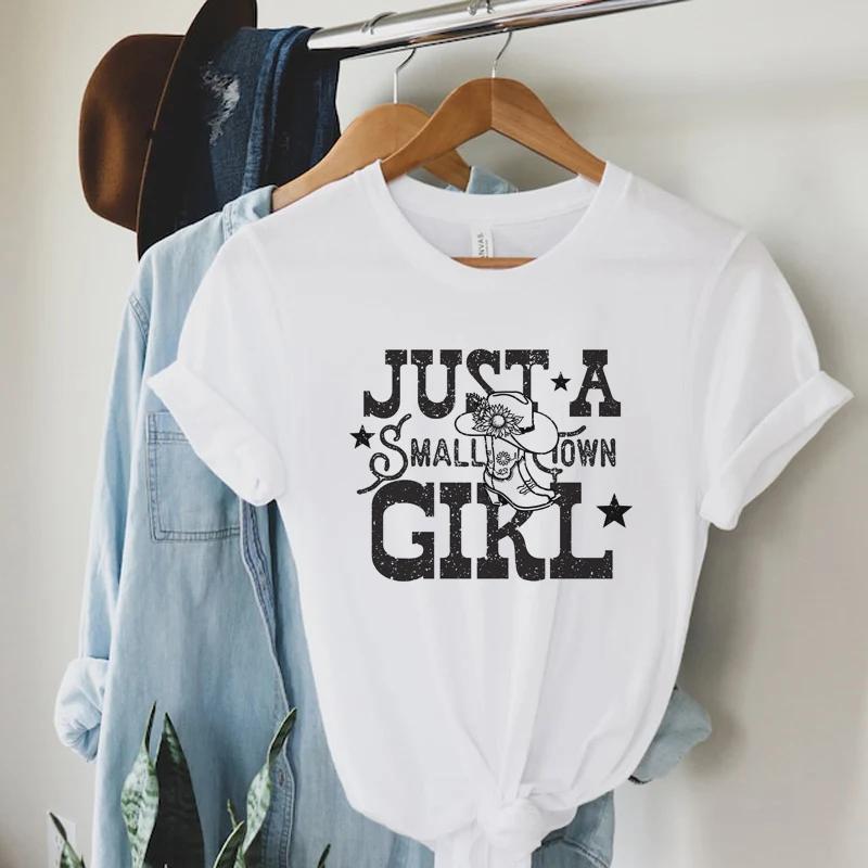 Small Town Girl Funny Tshirt Women Vintage Western Country Girl Graphic T Shirt Short Sleeve Cute Music Tee Shirt Ladies Tops