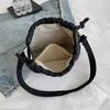 1Pcs New Corduroy Drawstring Drawstring Bag for Women Fashionable Retro Versatile Student Crossbody Bag Simple Canvas Bucket Bag