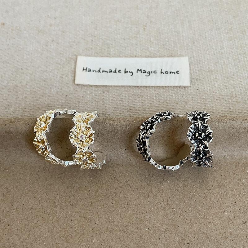 Retro And Old Medieval Style Metal Flower Stud Earrings Women'S Light Luxury High-End Sense Personality Niche Versatile Earrings