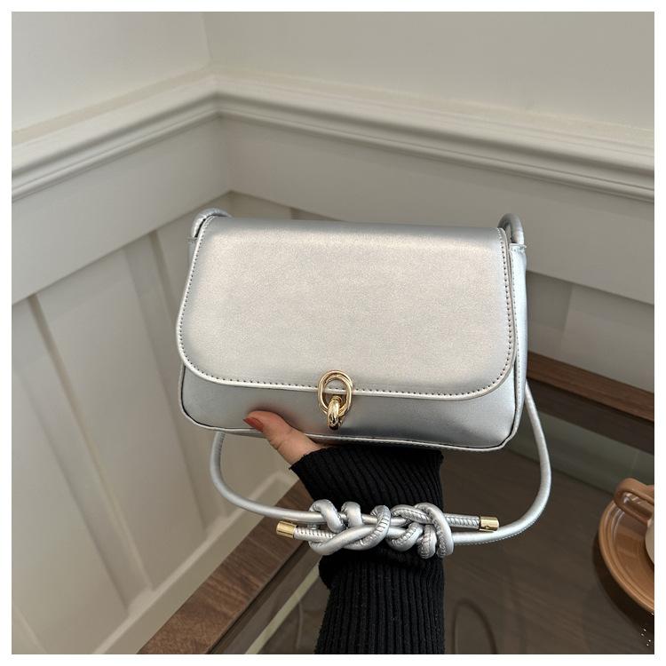 

Преміум відчуття іноземного стилю ретро приміська маленька квадратна жіноча сумка 2024 нова модна універсальна сумка через плече сумка-месенджер срібний