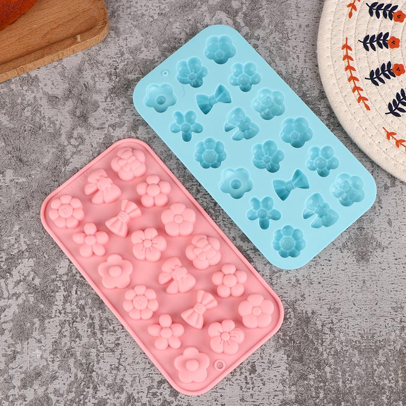 1Pc 18Cavities Flower Bow Tie Silicone Mold Diy Pudding Ice Baking Tools Biscuit Pastry Dessert Fondant Candle Cake Mold