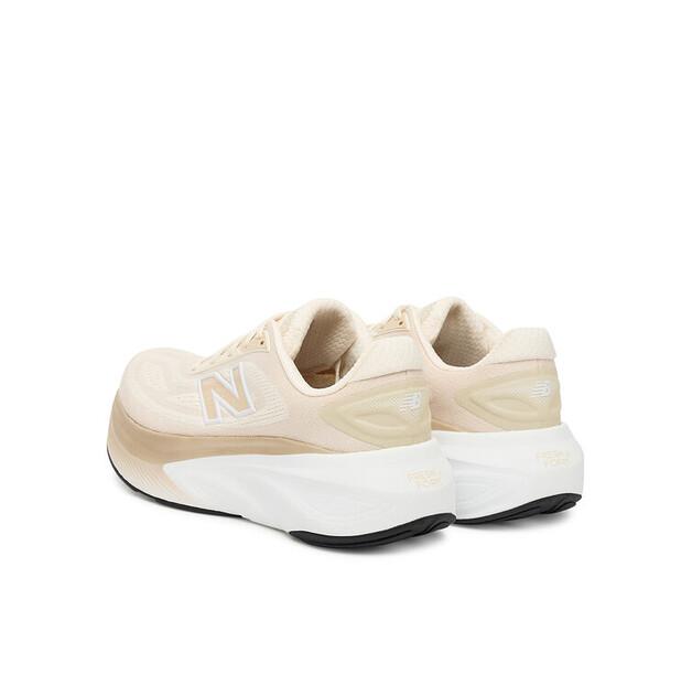 Беговые кроссовки New Balance More V6