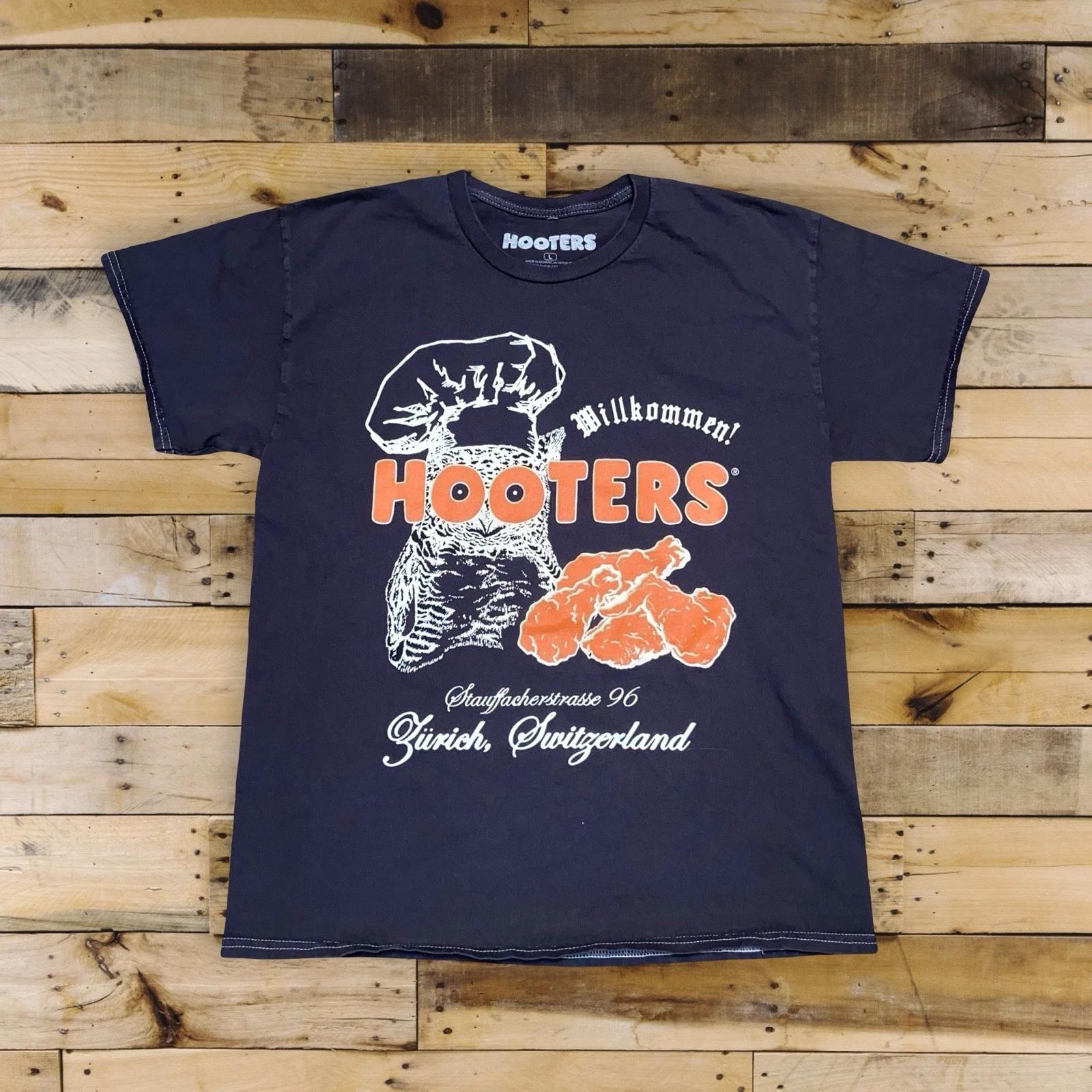 

Hooters Switzerland Print T-Shirt Adult Large Washed Black Retro 1996 Graphic XL