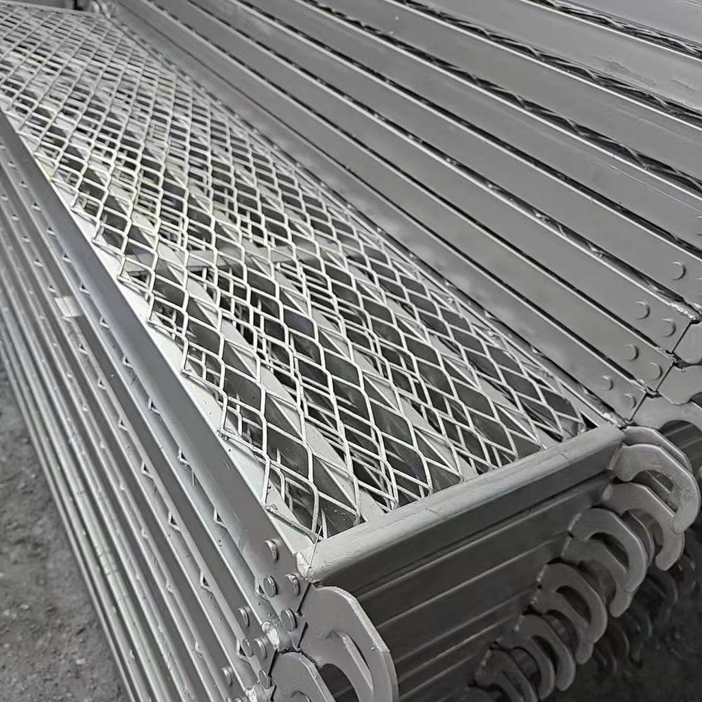 Thickened Galvanized Scaffolding Pedal with Square Tube and Perforated Plate, Complete with Rivet Accessories