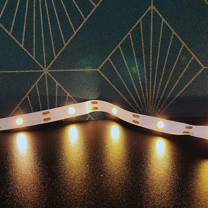 Ruban LED - BOXÉLEC - 1 mètre - Lumière blanche intense - Fonctionne avec 3 piles AA - Usage intérieur