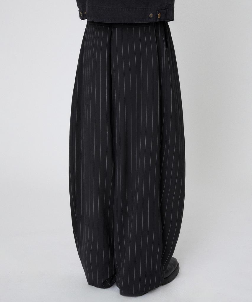 Seuweideu Wide Stripe Slacks [Black]