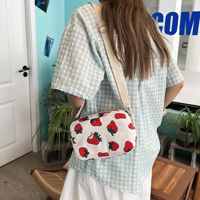 Fashion Small Fresh and Sweet Personalized Shoulder Bag Women's Bag Spring and Summer New Strawberry Printed Casual Nylon Bag