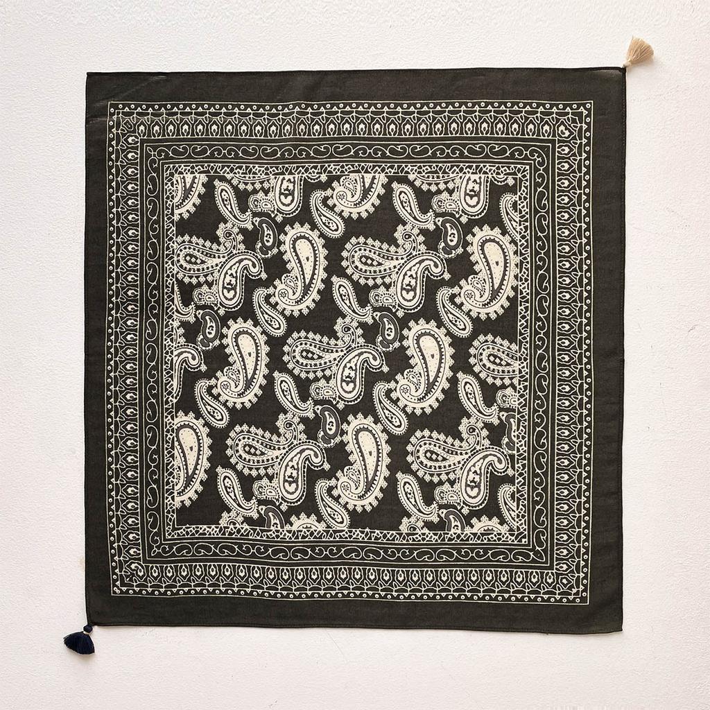 1116 Spring and Summer New Versatile Retro Paisley Cashew Flower Pendant Medium Square Towel Women's Neck Multi-functional Decoration