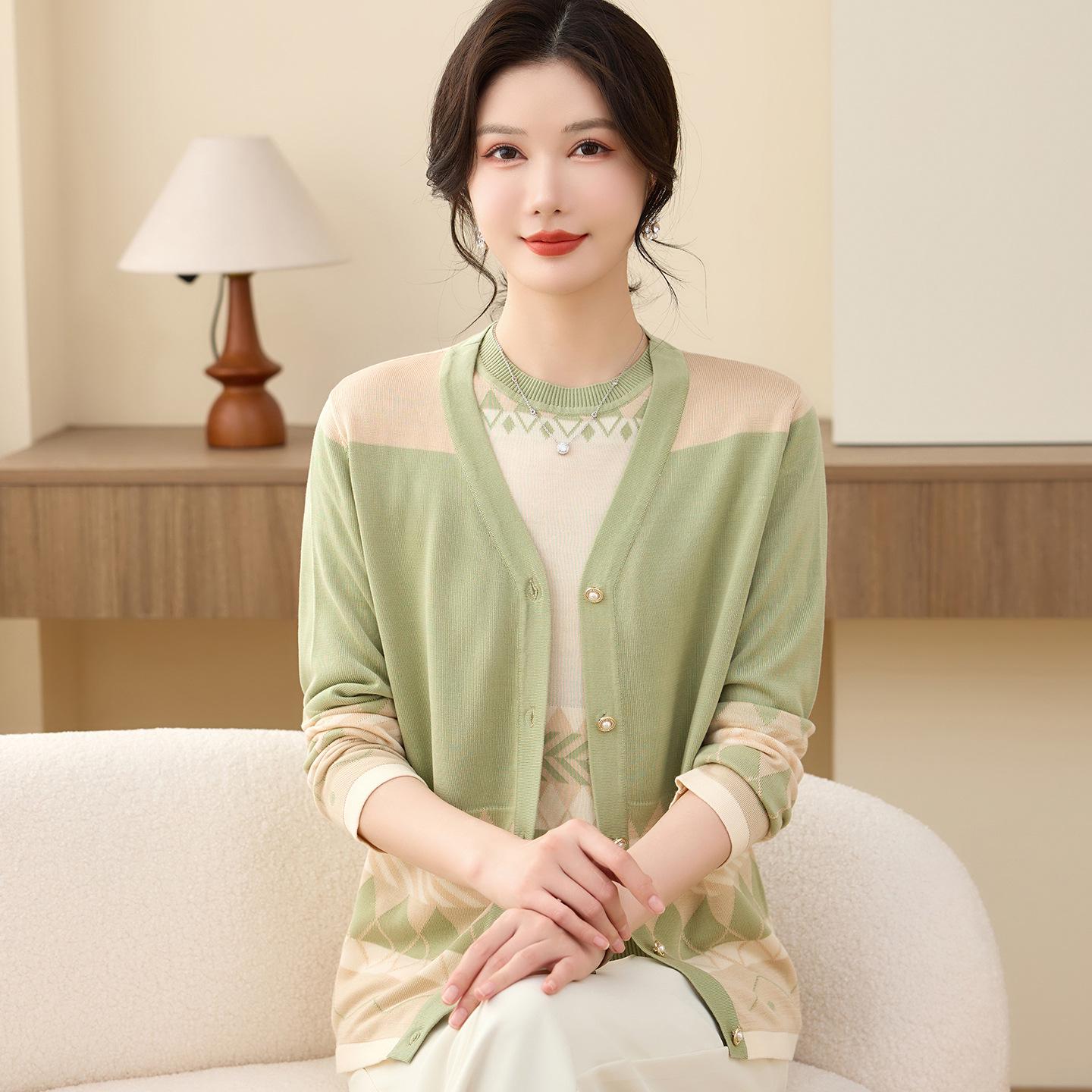

Mom s Spring Knit Cardigan & Summer T-Shirt 2-Piece Set: Stylish Short-Sleeved Top for Middle-Aged & Elderly Women 2XL (115-135 Jin) зелений