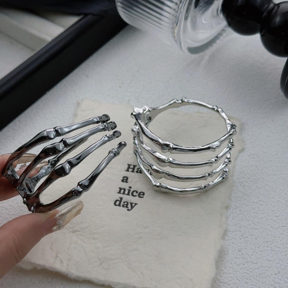 Trendy Punk Sliver Color Skull Ghost Claw Opening Bracelets Armband Wristband for Women Men Personality Designer Jewelry Gifts