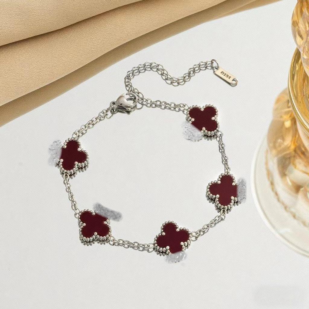 Bransoletka z czterolistną koniczyną Lekki luksus i wysokiej klasy dodatek biżuteryjny damski i bransoletka