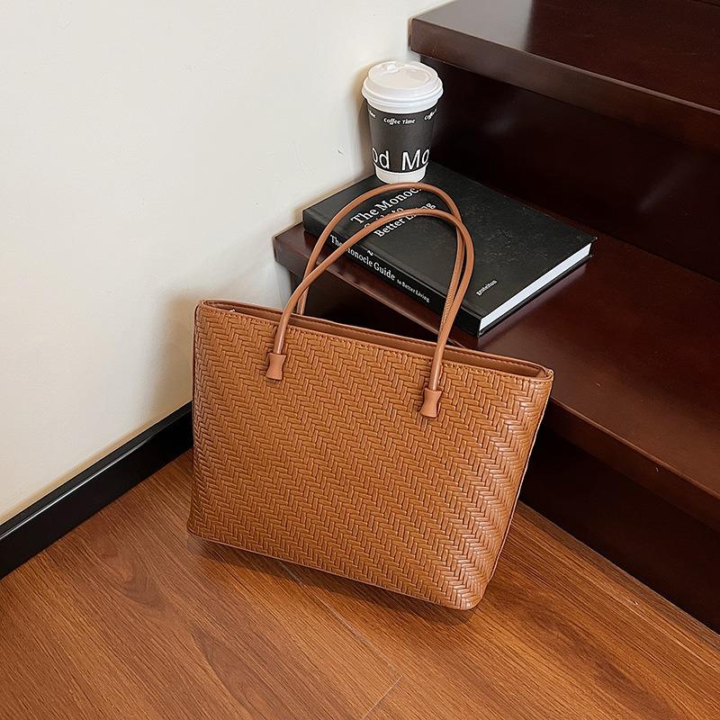 Autumn Braided Underarm Tote Bag Women's High-end Sense Versatile Large-capacity Commuter Shoulder Bag