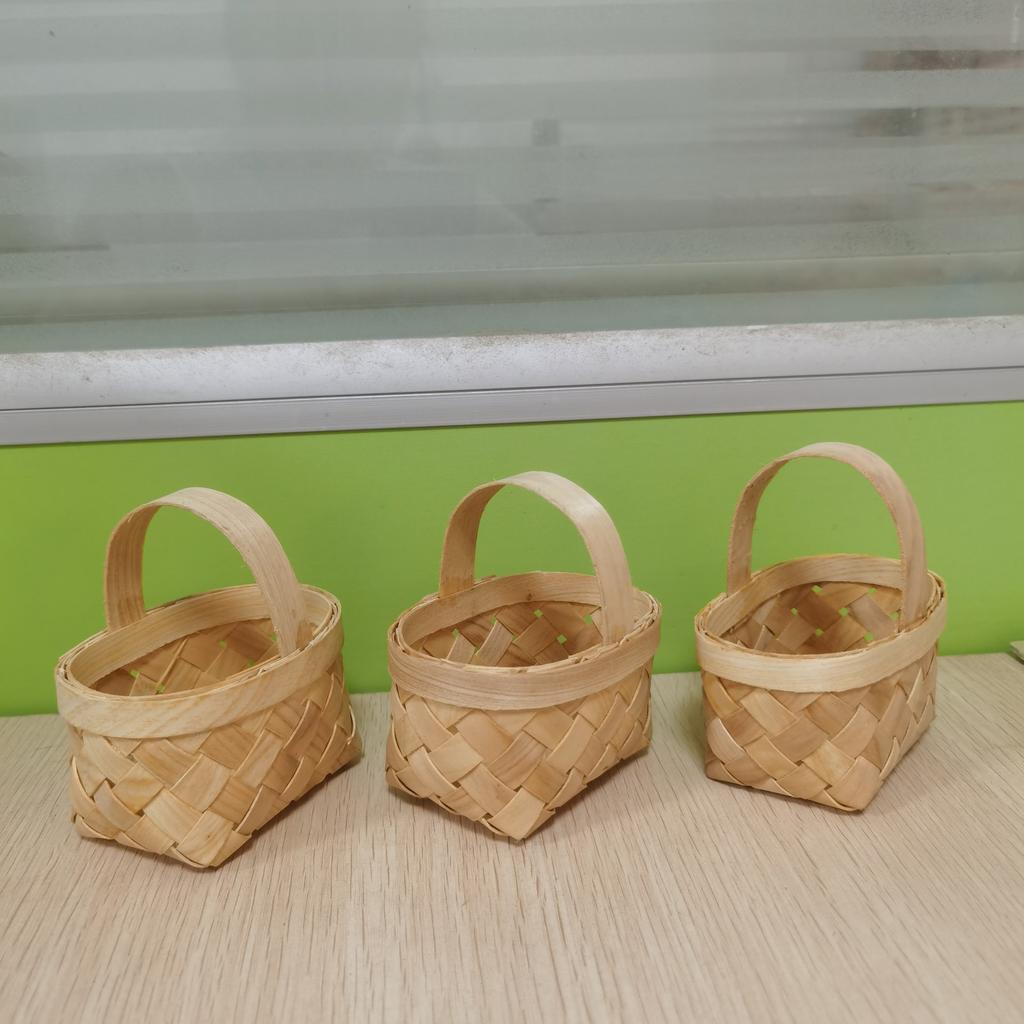 WTEMPO Kleine geflochtene Körbe aus Holz, perfekt zum Aufbewahren von Süßigkeiten oder als dekorative Körbe in einem Puppenhaus